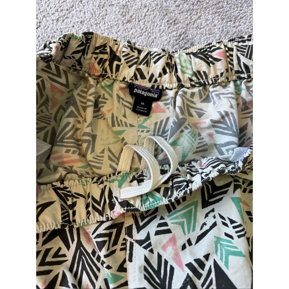 NWOT Patagonia Barely Baggies Medium Quill Triangle Abstract Print, $70 D2 - Picture 5 of 7